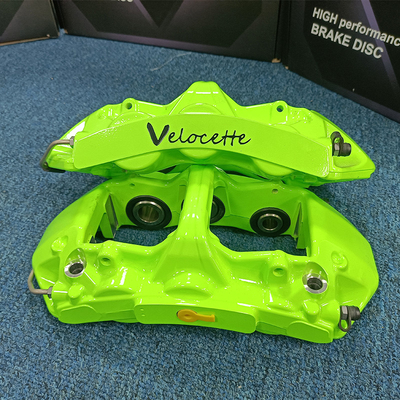 Un calibro verde di 6 pistoni di tecnologia dell'automobile GT6 Monoblock con maggior forza frenante