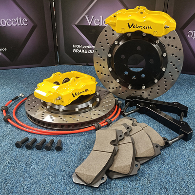 Big Brake Kit Colore personalizzato Pinza freno a 4 pistoncini Dischi scanalati o forati