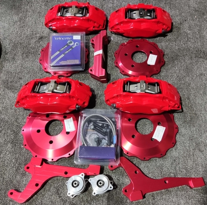 Legatura di alluminio rosso per veicoli Calibro dei freni 4 pentole Forte potenza di frenata