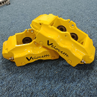 La corsa ha modificato 4 pistoni frena la prestazione di frenaggio di galleggiamento Enhance del disco dei cuscinetti di freno della vite del calibro