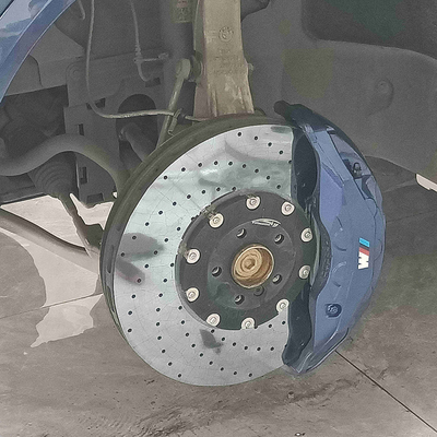 Pinza freno BMW X5 in alluminio di grandi dimensioni Pinze a 10 pistoncini Dischi carboceramici da 420 mm